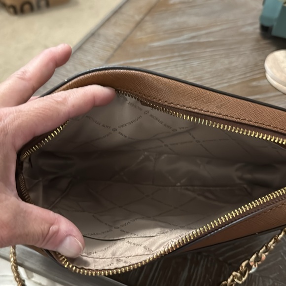 Michael Kors Chestnut Crossbody with Gold Chain - Picture 3 of 10